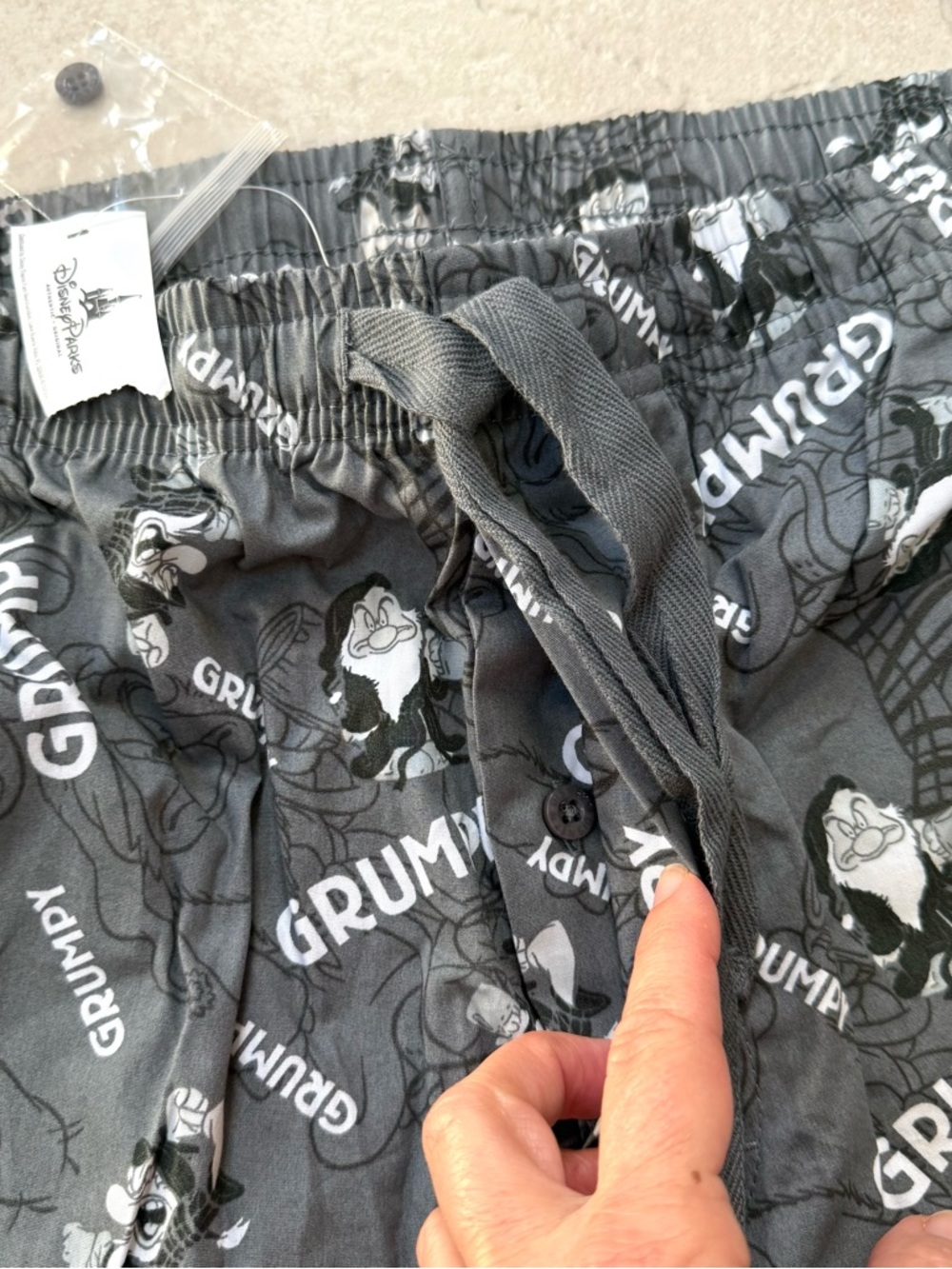 NWT Disney Parks ‘Grumpy’ Unisex Lounge Pants - Picture 6 of 10